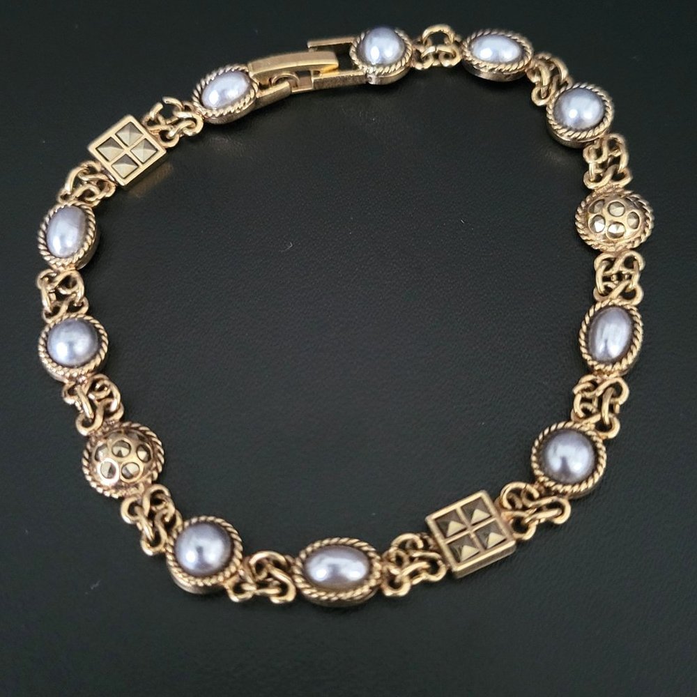 LC Lauren Conrad Gold Tone Delicate Bracelet Gray Blue Beads Fold Over Clasp
